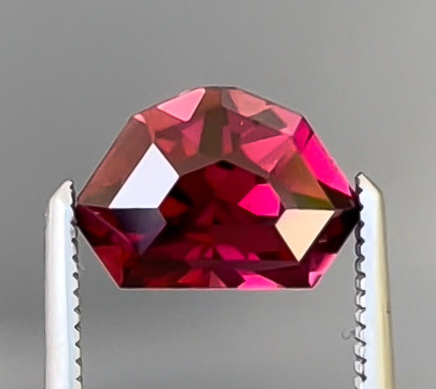 1.93ct Tanzanian Rhodolite Garnet