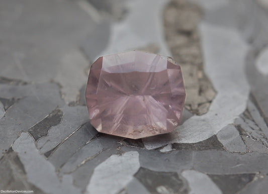 1.20ct Umba Sapphire (Fluorescent)