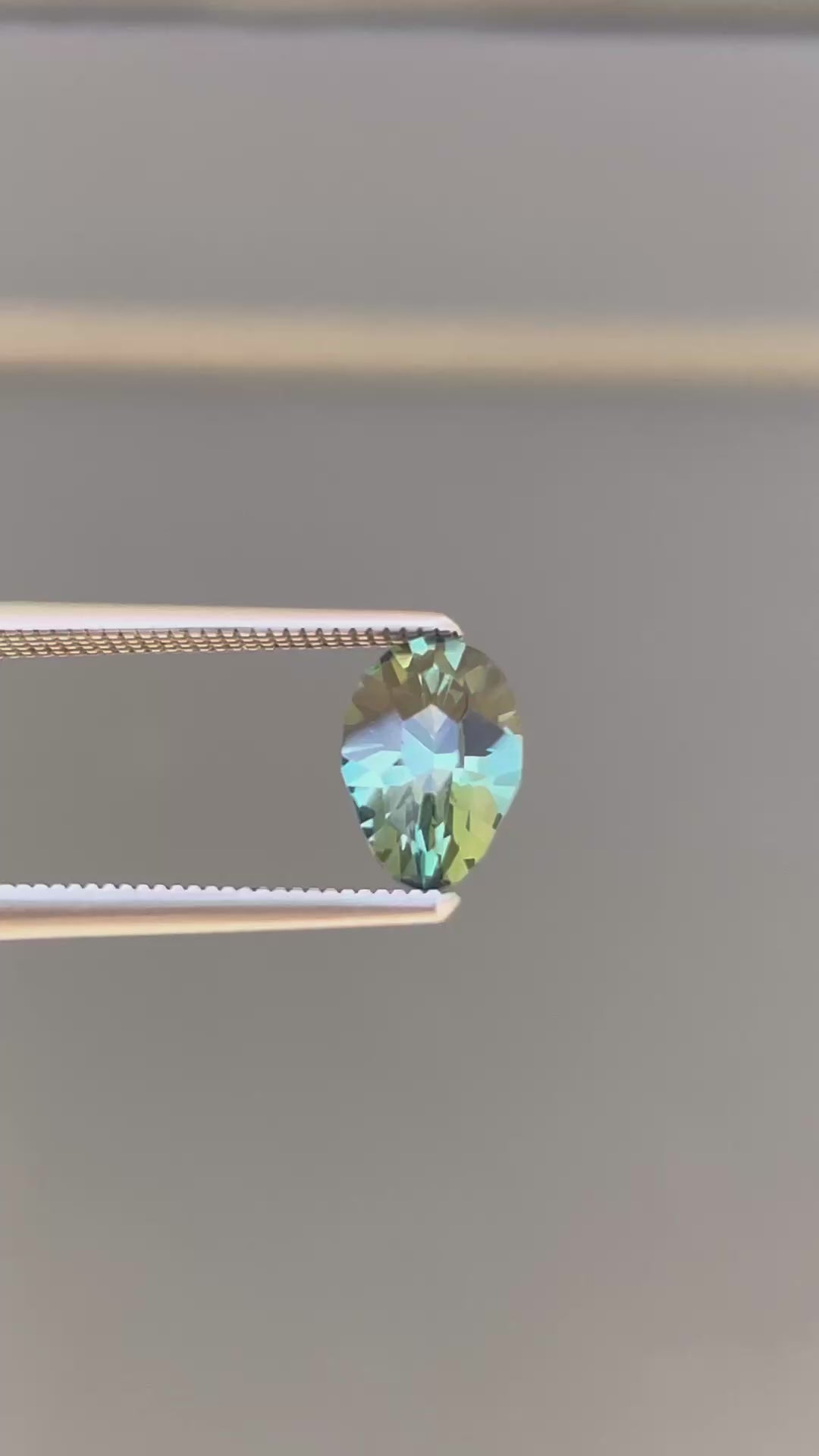 1.35ct Songea Sapphire – Oscillation Devices